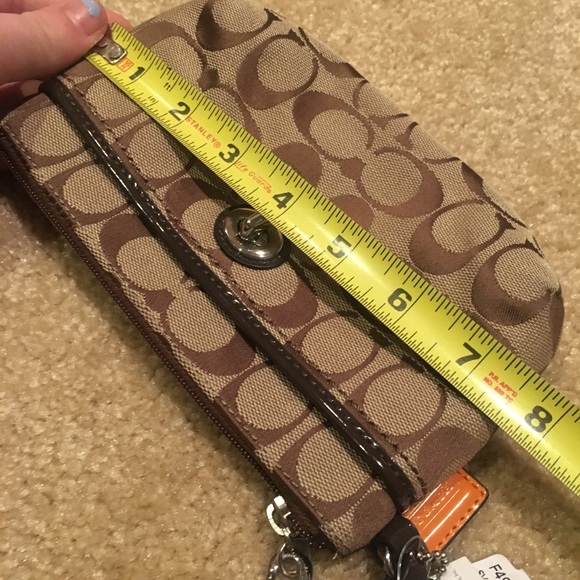Brand New Cream and Brown COACH Logo Printed Wallet Wristlet - Picture 7 of 7
